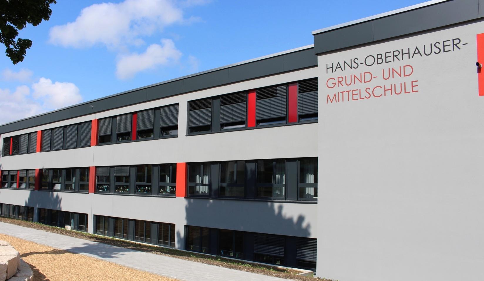 Auf den neuesten Stand wurde die Grund- und Mittelschule in Reichertshausen nach der Generalsanierung gebracht. Fotos: Diaw Auf den neuesten Stand wurde die Grund- und Mittelschule in Reichertshausen nach der Generalsanierung gebracht. Fotos: Diaw